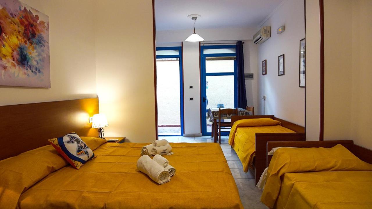 Aparthotel Baia Di Naxos Giardini-Naxos Exterior foto