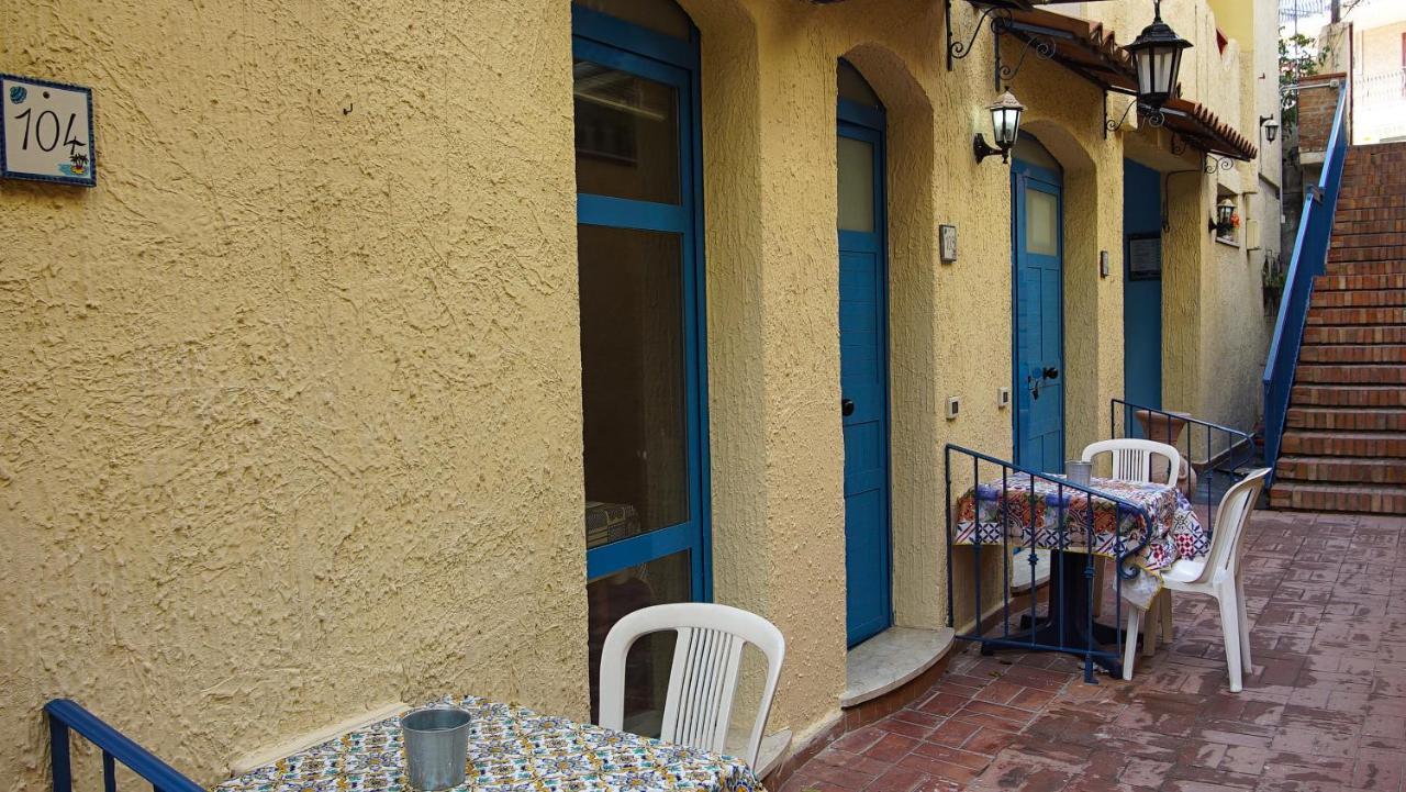 Aparthotel Baia Di Naxos Giardini-Naxos Exterior foto